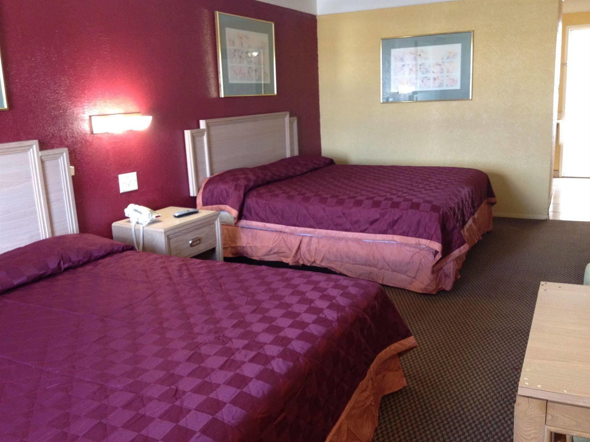 Economy Inn & Suites Denton Extérieur photo