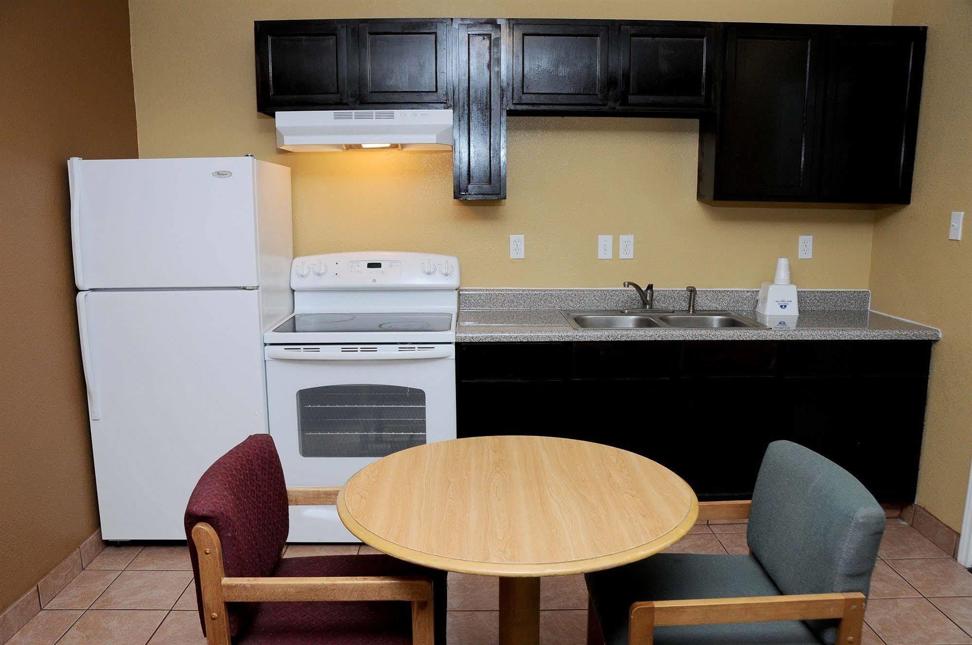 Economy Inn & Suites Denton Extérieur photo