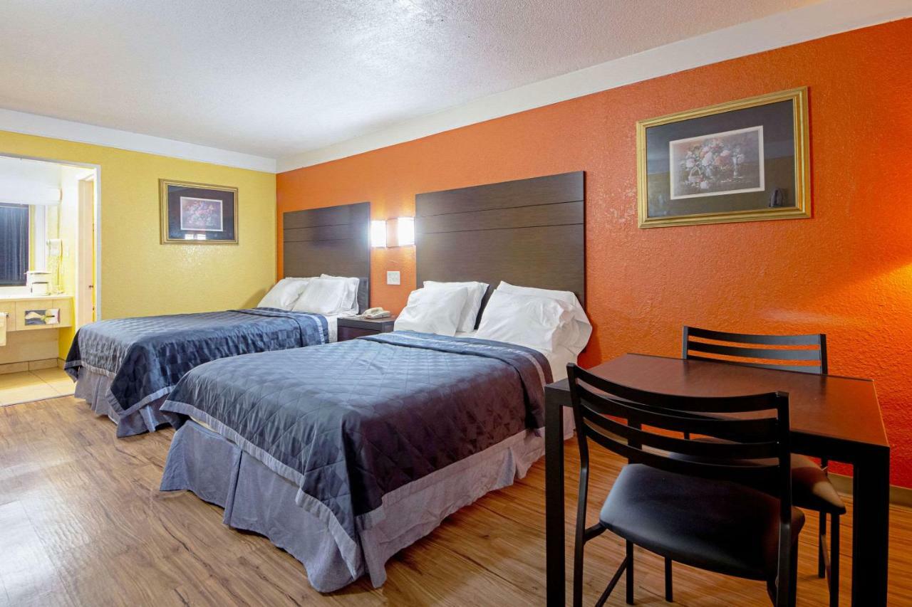 Economy Inn & Suites Denton Extérieur photo