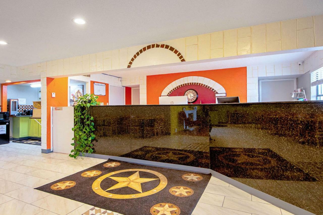 Economy Inn & Suites Denton Extérieur photo