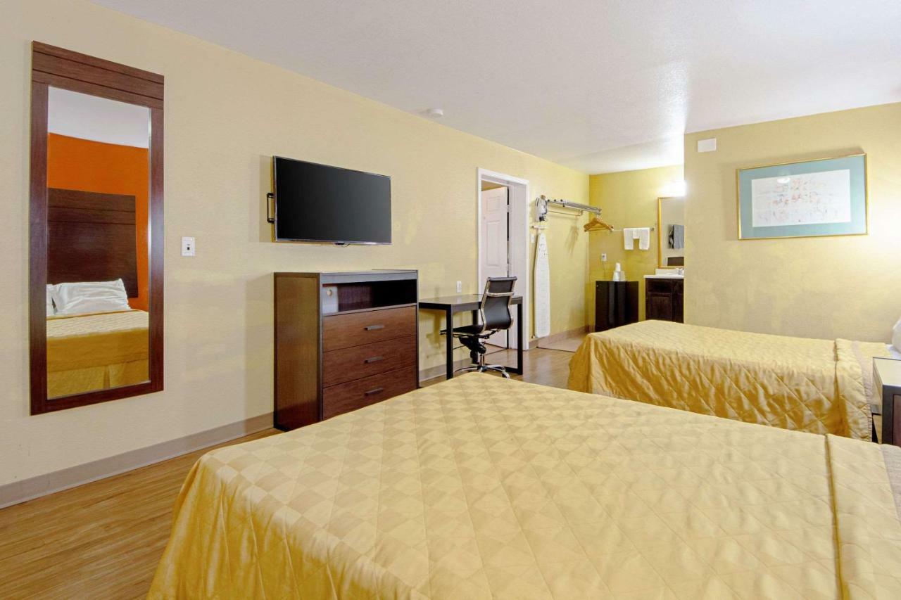 Economy Inn & Suites Denton Extérieur photo
