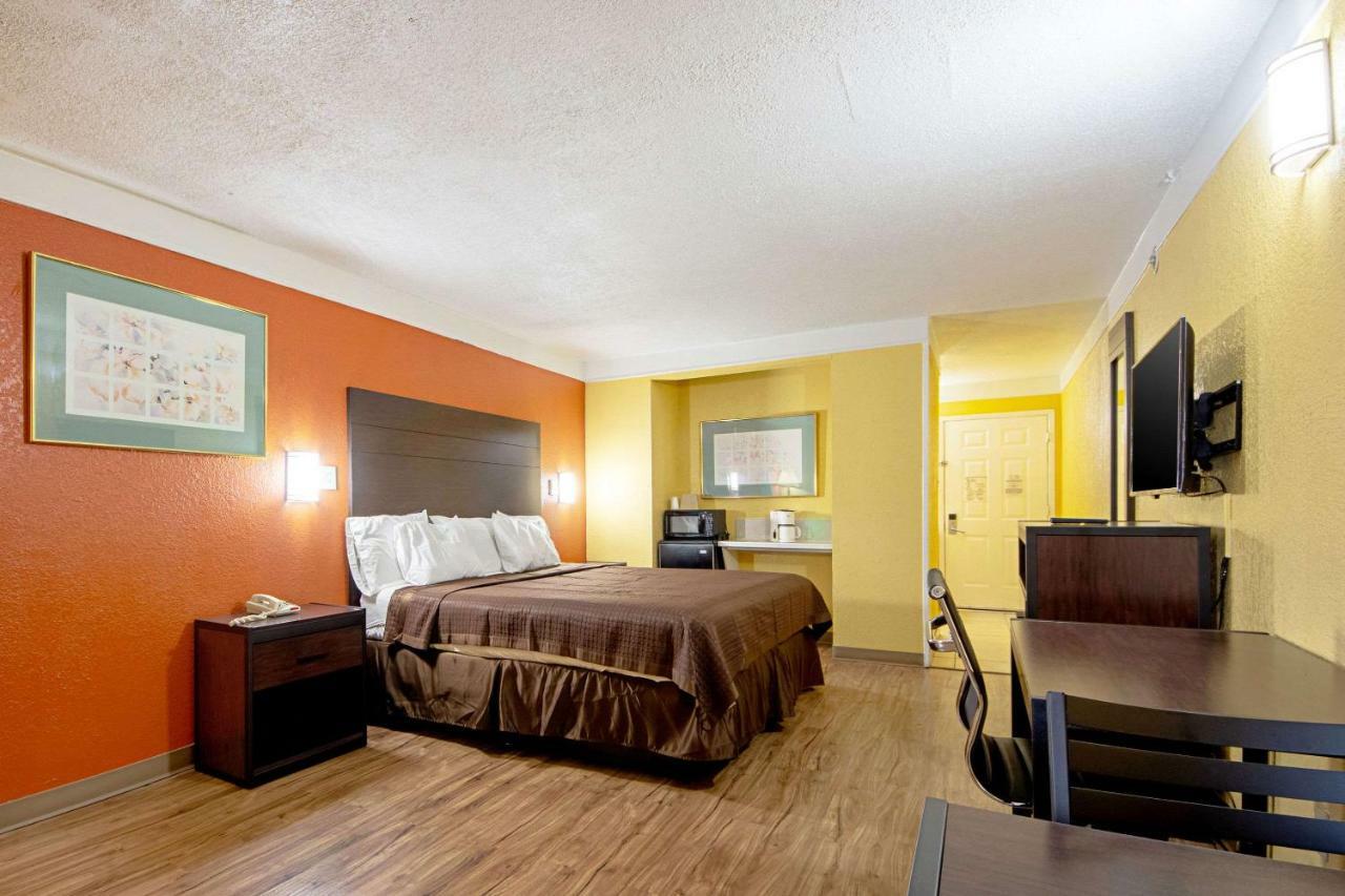 Economy Inn & Suites Denton Extérieur photo