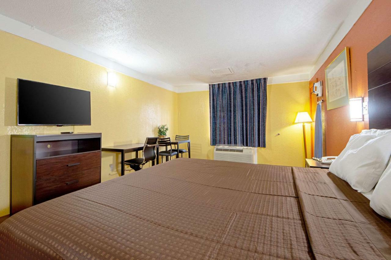 Economy Inn & Suites Denton Extérieur photo
