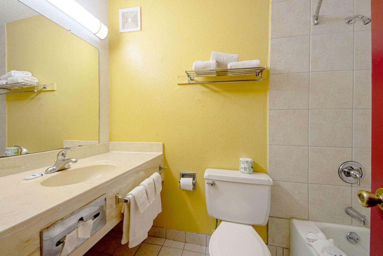 Economy Inn & Suites Denton Extérieur photo