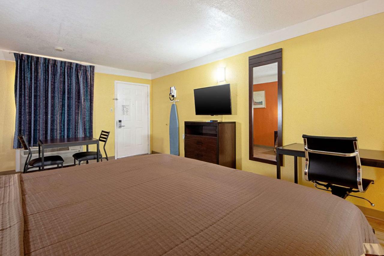 Economy Inn & Suites Denton Extérieur photo