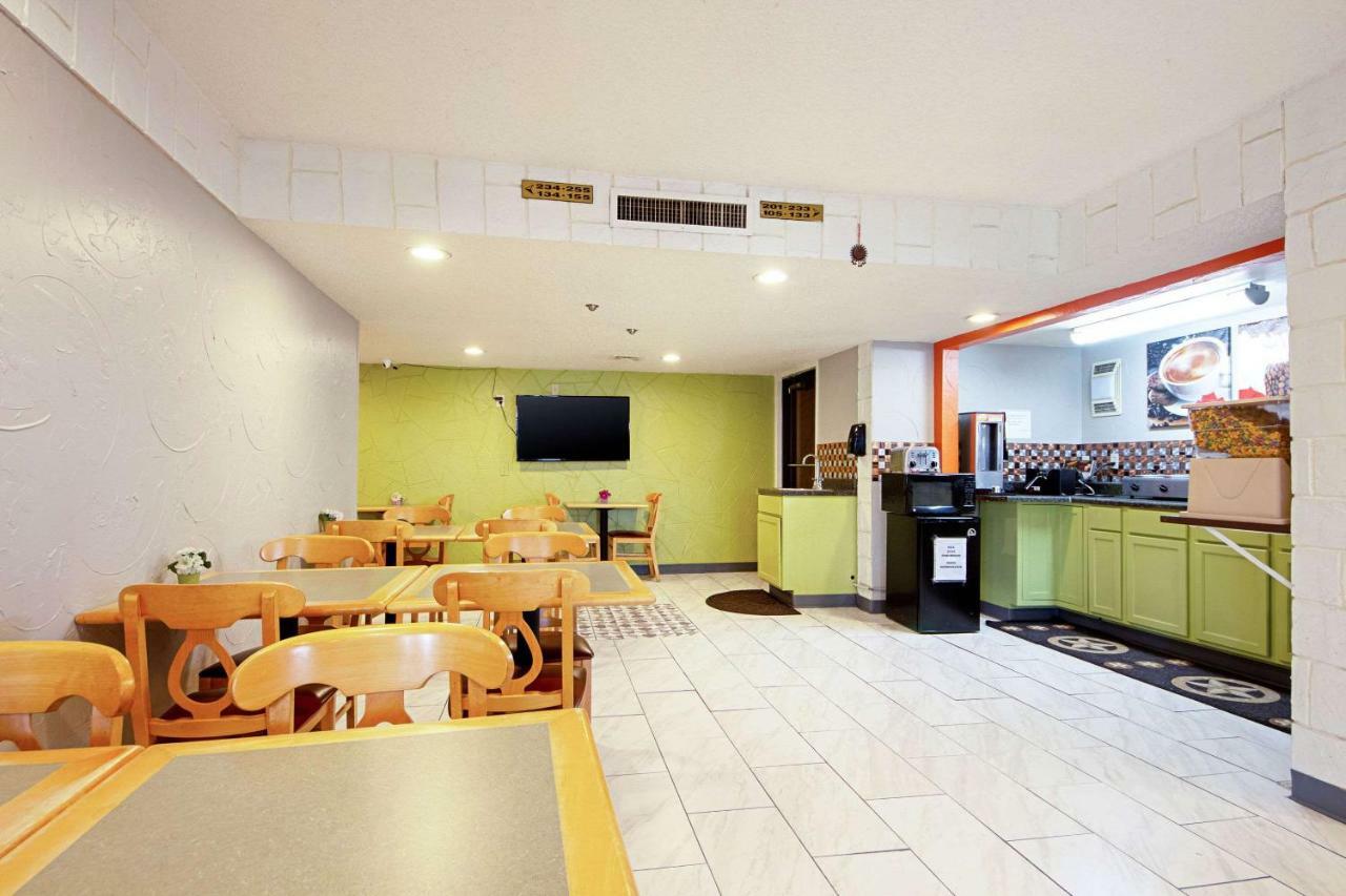 Economy Inn & Suites Denton Extérieur photo