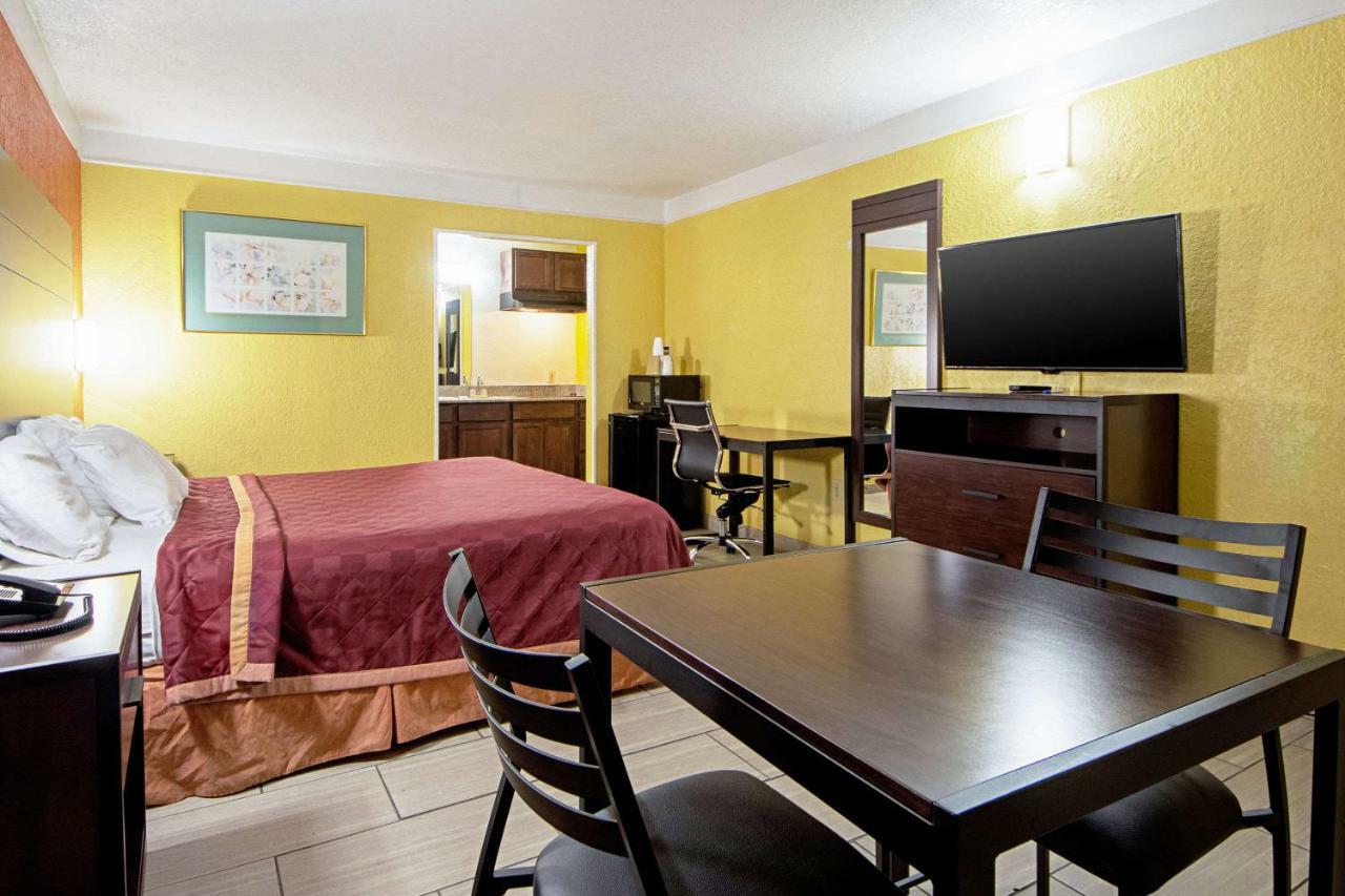 Economy Inn & Suites Denton Extérieur photo