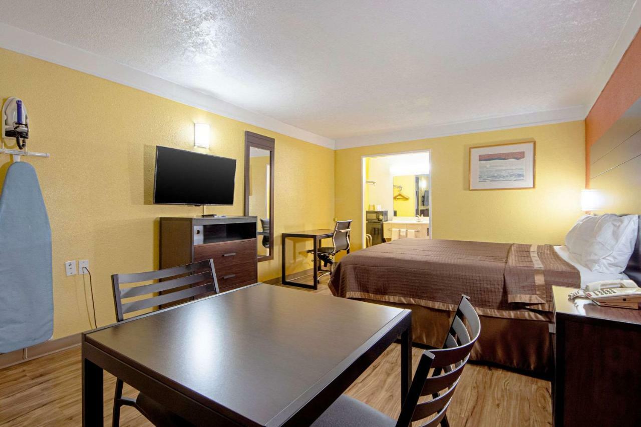 Economy Inn & Suites Denton Extérieur photo