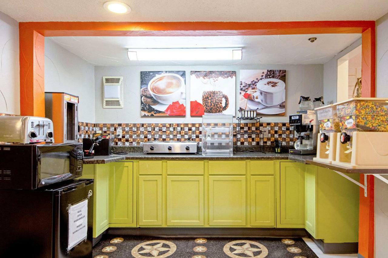 Economy Inn & Suites Denton Extérieur photo