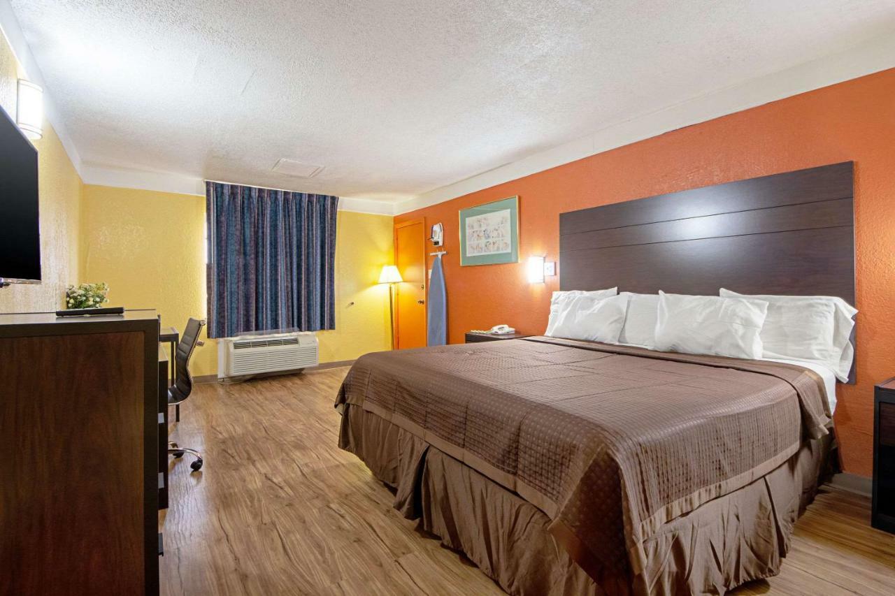 Economy Inn & Suites Denton Extérieur photo