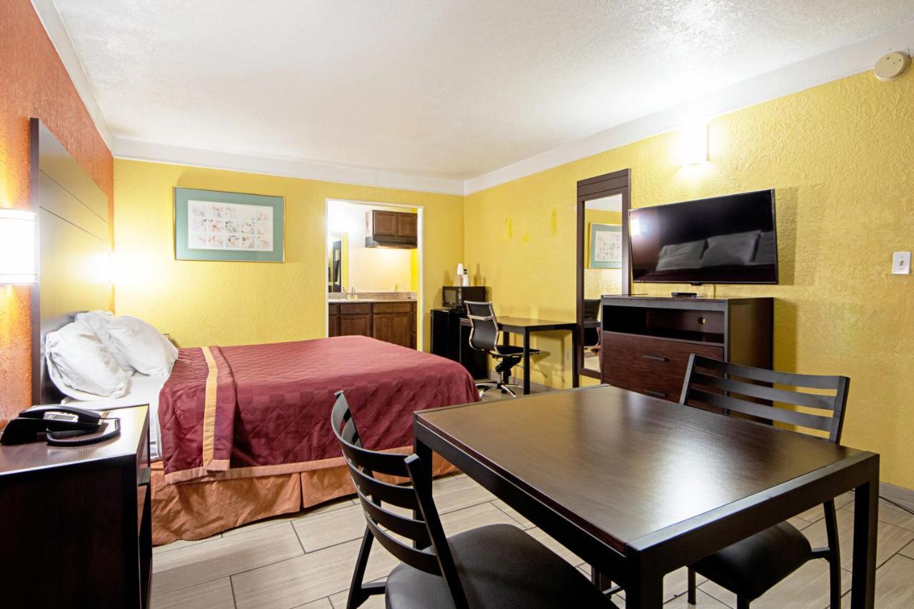 Economy Inn & Suites Denton Extérieur photo
