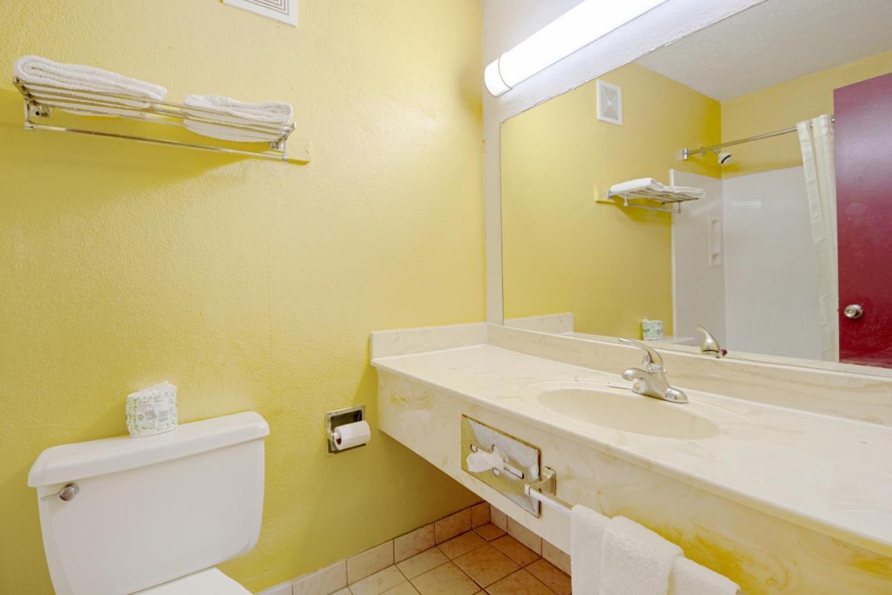 Economy Inn & Suites Denton Extérieur photo