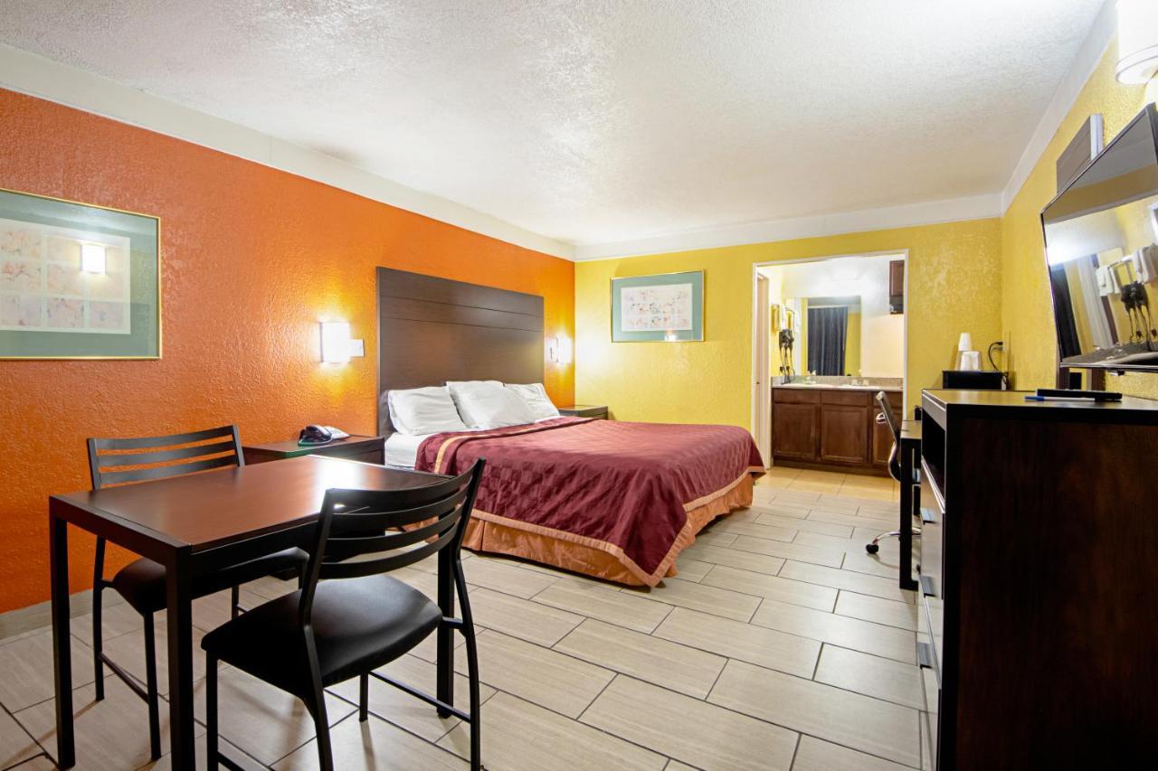 Economy Inn & Suites Denton Extérieur photo